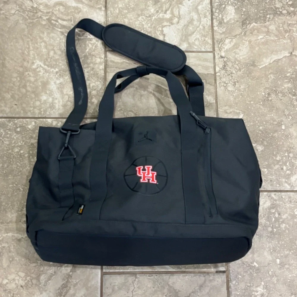 Jordan Houston Cougars UH Basketball Duffel Bag Black Cordura MA0900-G9Q